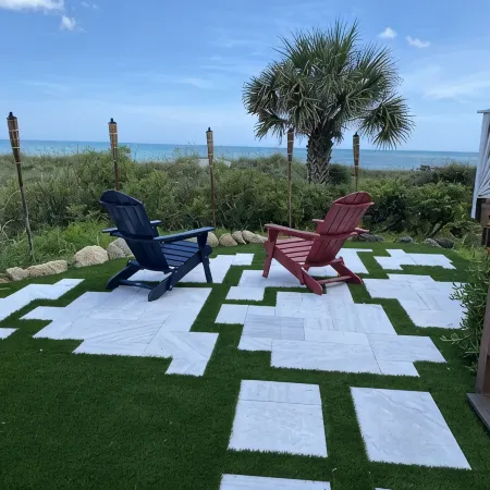 Beach Front/Heated Pool/Spa. Ocean Views, Umbrella+Lounger for Beach, Balconies Hotels in Crescent Beach