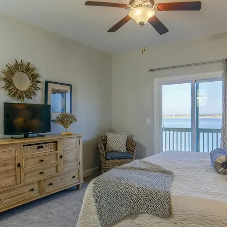 Best Views on the Island! Ocean, Waterfront, Boat Dock, Elevator, Pool, Fish!