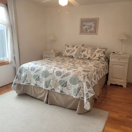 "Huron Winds" a charming 3-bedroom house just steps from Lake Huron in Oscoda