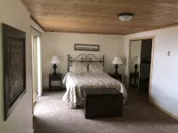 Family Friendly Cottage w/Spectacular Views of Round Lake-Hayward, WI - 주방