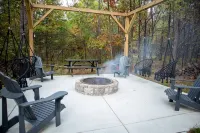 Forest Weekend Vacation Home Close to Castlerock Lake and Buckhorn State Park - 4-Star