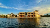 Mira's PMC Lakeshore Resort - vasca da bagno
