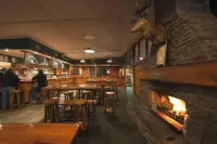 Heartland Hotel Glacier Country - bar