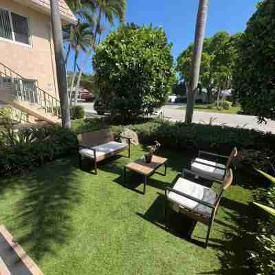 Coco Palms Apartments by Lowkl Hotel Exterior