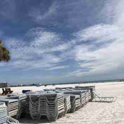 Siesta Key Resort, Private beach, pickle ball & tennis paradise. Fitness & Recreational Facilities