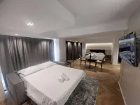 Executive Suites by Modern Living - Airport Shuttle
