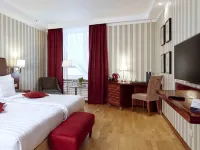 Palace Bridge Hotel Hotels near Dumskaya Ul