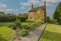 Gardeners Cottage - 2-Star