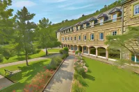 Logis Hotel l'Hôtel des Bains - Salles-la-Source - Pool