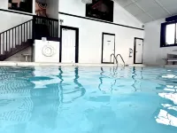 APM Inn and Suites - Pools