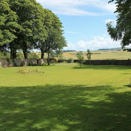 2 bedroom cottage, with far reaching views of the garden and open countryside.