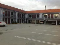 Beach Inn - موتيلات