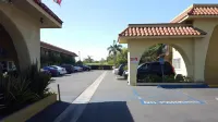 Anaheim Astoria Inn & Suites - Motels