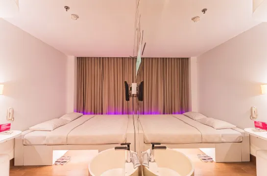 J Icon Hip Hotel