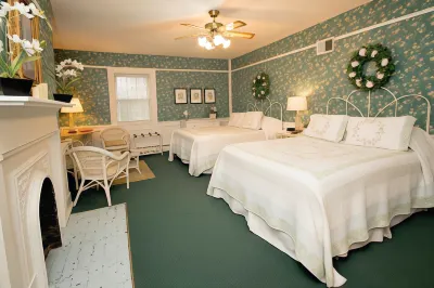 Jailer's Inn Hotels near Bardstown Art Gallery