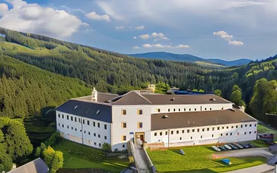 Zámek Kolštejn - Hotel Chateau Goldenstein Hôtels à : Lipova Lazne