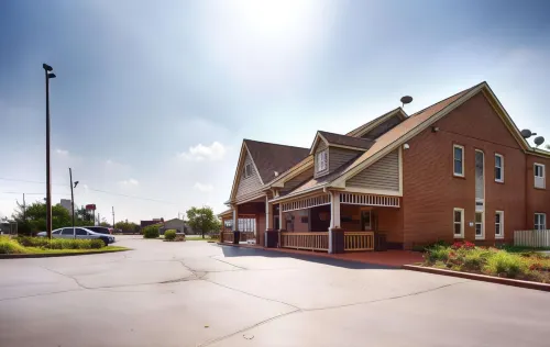 Baymont by Wyndham Indianapolis Northwest - Kitchens