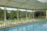 Domaine des Roches Hotels in Gien
