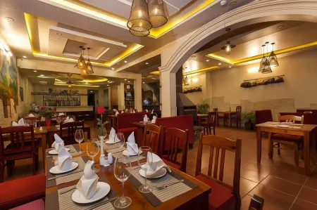 Sapa Centre Hotel Отели в г. Шапа