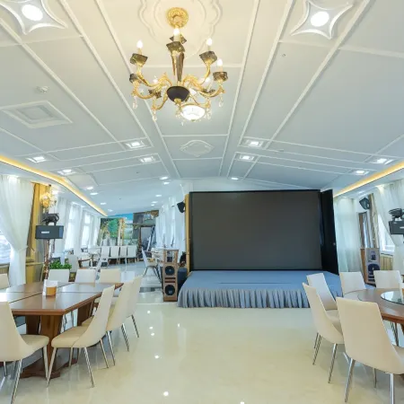 Queen T&T Dalat Hotel