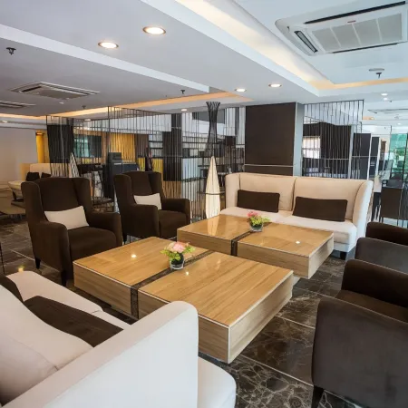 Royale Signature Hotel
