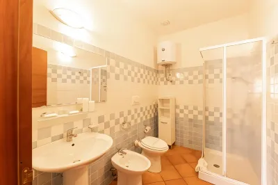 Rilassante Cristal Blu Studio posti letto num1496 Hotel in zona Spiaggia Rena di Ponente