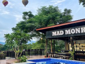 Mad Monkey  Vang Vieng