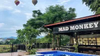 Mad Monkey  Vang Vieng