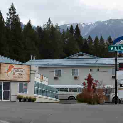 Golden Village Lodge Hotel Exterior