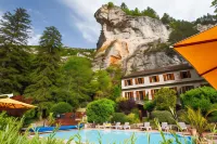 Demeures et Château de La Caze Hotels in Les Vignes