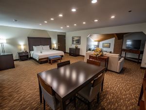 Christopher Inn and Suites