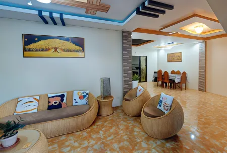 RedDoorz @ R2K Pension House Отели рядом с достопримечательностью «Палаван Уайлдлайф Рескью энд Консервейшен Сентер»