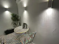 Central Apartment - with Patio and Sofa Bed!