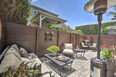 Dog-Friendly San Diego Home - 1 Mi to Ocean Beach Hotellit kohteessa 