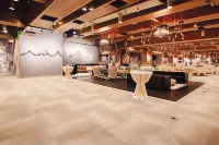 Whitney Peak Hotel Reno, Tapestry Collection by Hilton