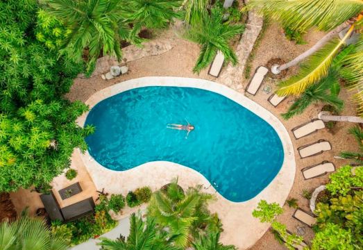 하시엔다 파라다이스의 아름다운 콜로니얼 스타일 외관