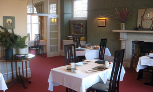 6. 섀프츠베리 호텔..