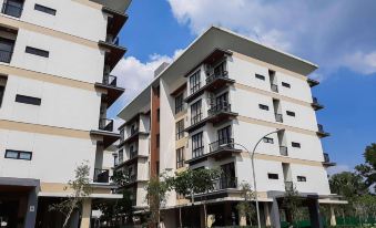 Warm and Cozy 1BR at Asatti Apartment Vanya Park By Travelio