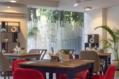 Rosastays Gurugram Sec 31 Отели рядом со станцией Gurgaon Railway Station