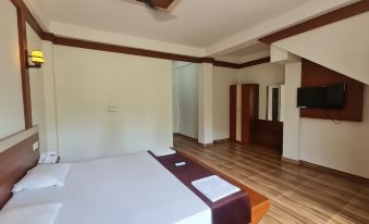 1. Hotel Ex..
