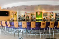 Radisson Hotel Yuma - bar