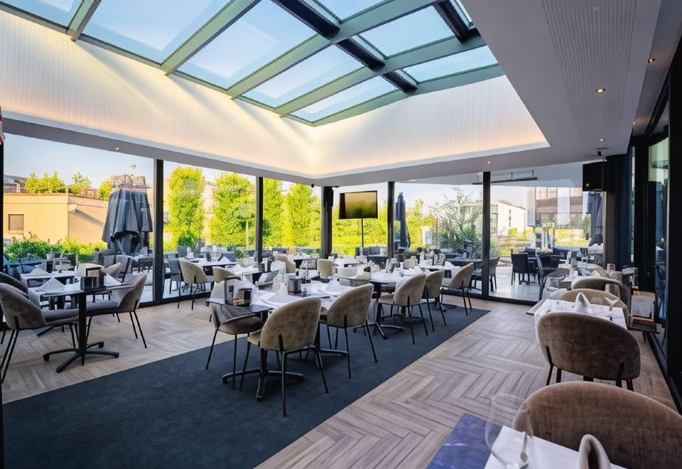 Congres Hotel Mons Van der Valk Over view