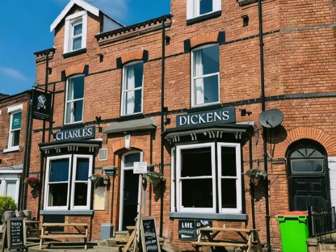 OYO New Charles Dickens Hotel