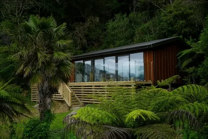 特拉瓦旅館 - 僅供船衹出入
