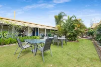 Bundaberg Coral Villa Motor Inn - Beach