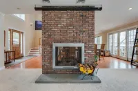 5 Bdrm BEACHFRONT 30% off >7days Quiet Safe Centre Island Sunsets