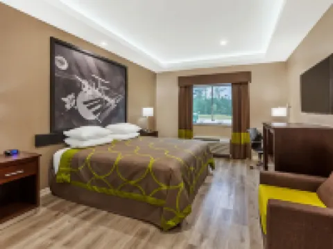 Super 8 by Wyndham Kingwood Houston North ポーターのホテル