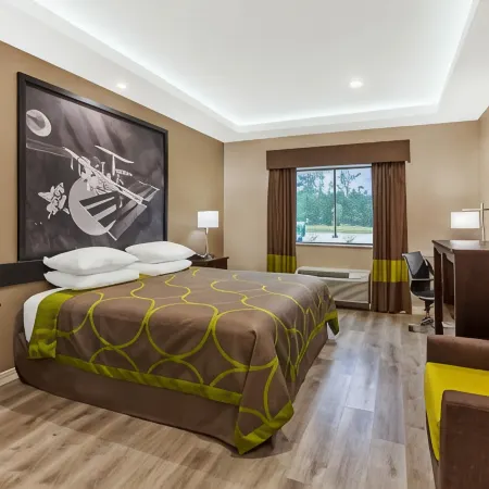 Super 8 by Wyndham Kingwood Houston North