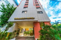 Jongno M and Lucky Hotel فنادق في سيول