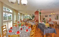 Logis Hôtel le Tropicana Hôtels à : Douville